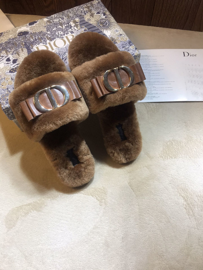 d10r sandal