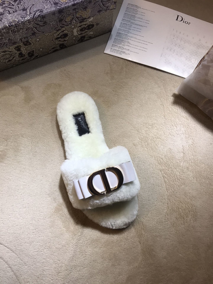 d10r sandal