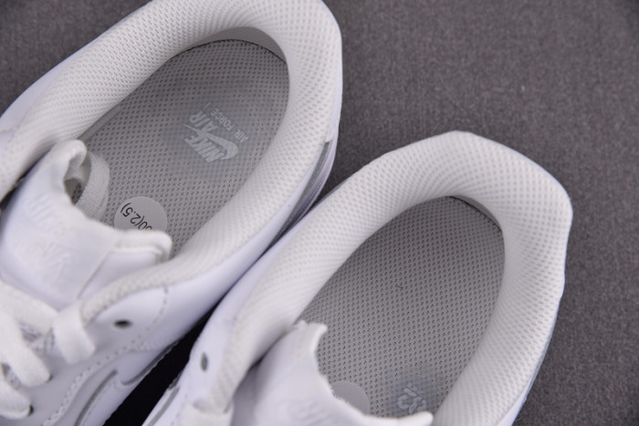 NIKE AIR FORCE 1 LOW WHITE 