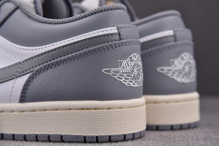Air Jordan 1 Low“Stealth and White 553558-053