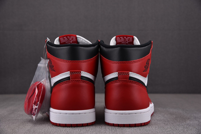 AIR JORDAN 1 RETRO HIGH OG CHICAGO RED 555088-101