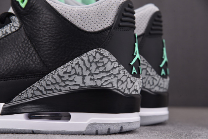 Air Jordan 3 “Green Glow” CT8532-031