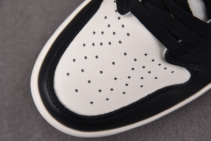 Air Jordan 1 Low OG “Mocha” CZ0790-102