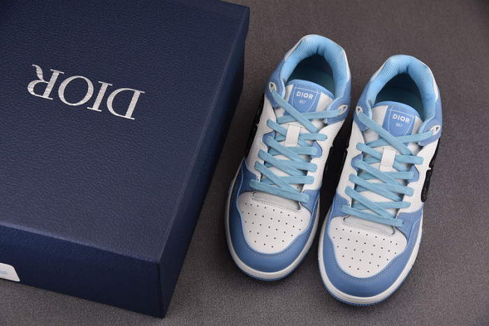 D10R B57 MID SNEAKER