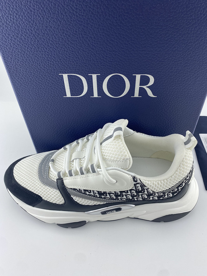D10R SNEAKER