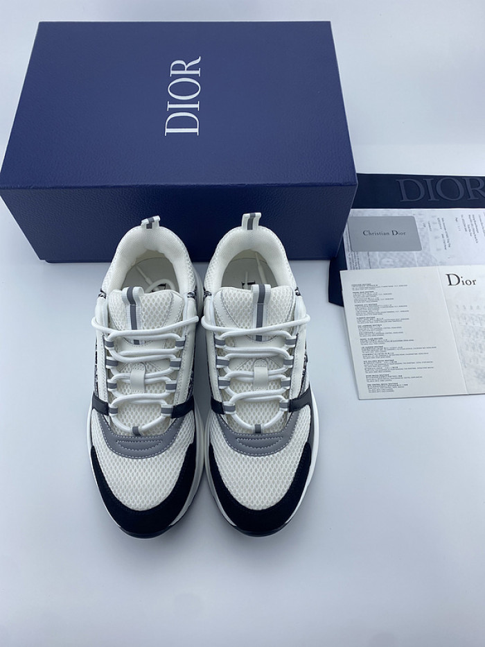 D10R SNEAKER