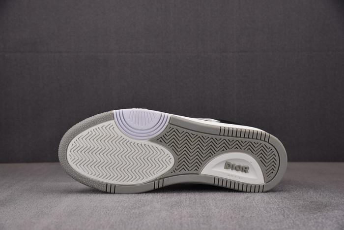 D10R B27 LOW SNEAKER