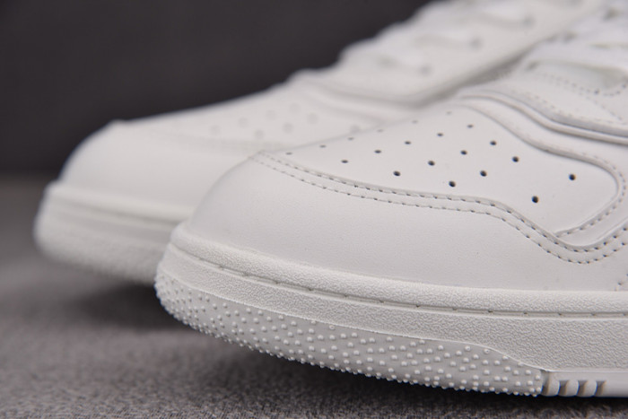 D10R B27 LOW SNEAKER