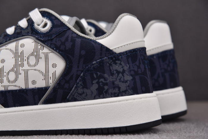 D10R B27 LOW SNEAKER