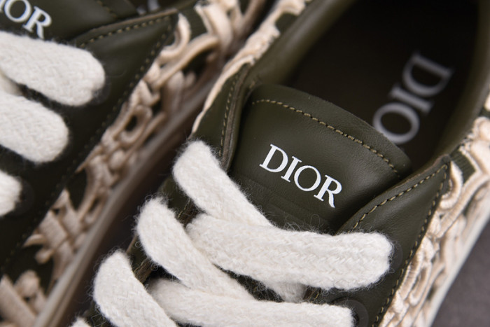 D10R SNEAKER
