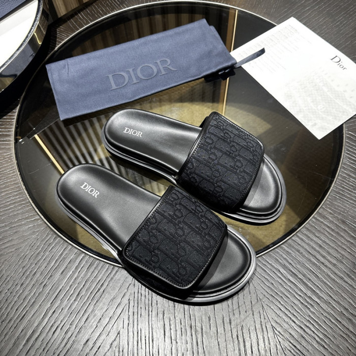 d10r sandal
