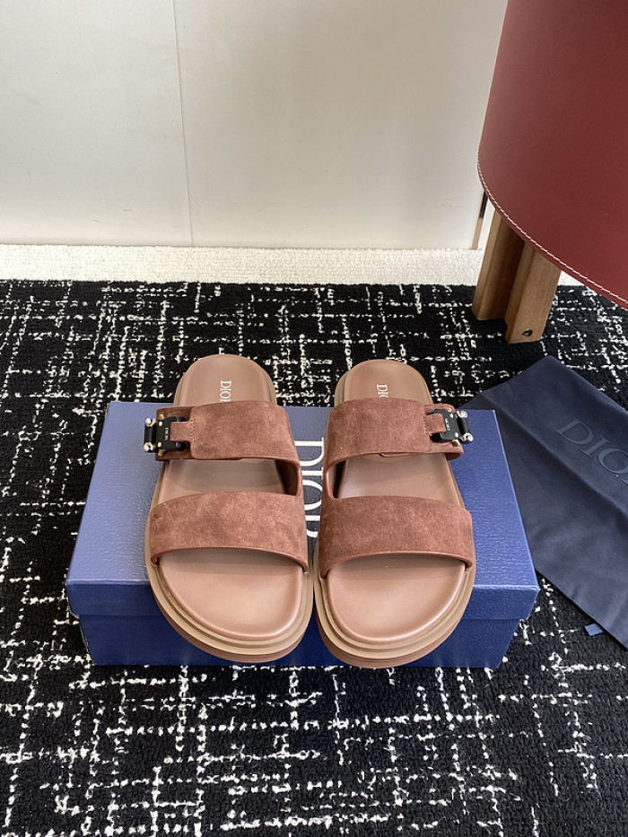 d10r sandal