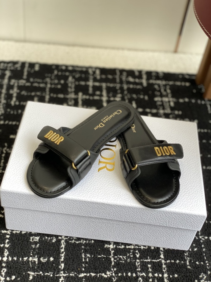 d10r sandal