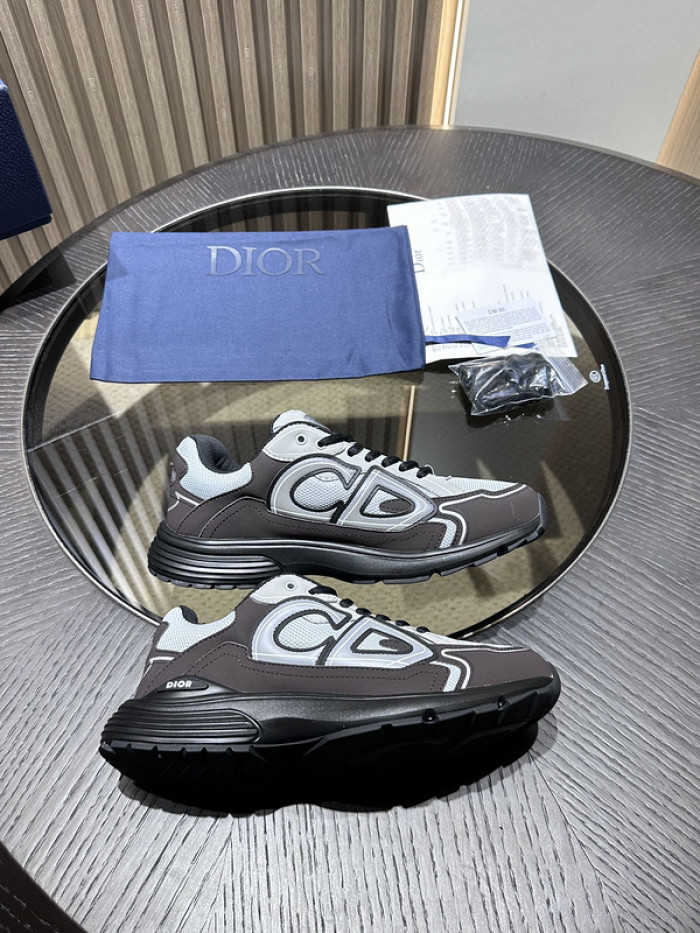 D10R SNEAKER