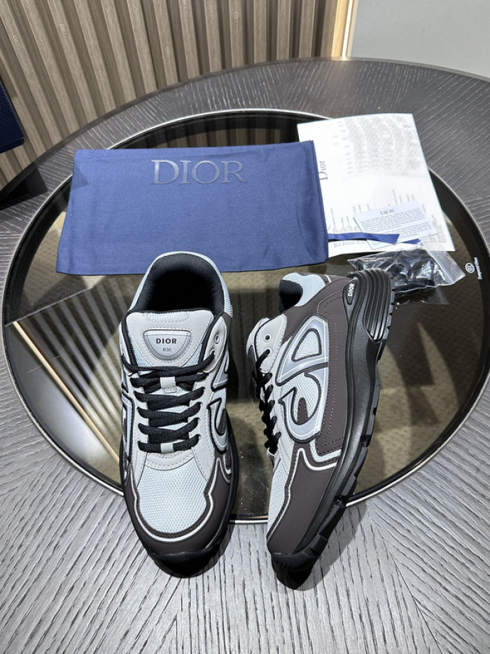 D10R SNEAKER