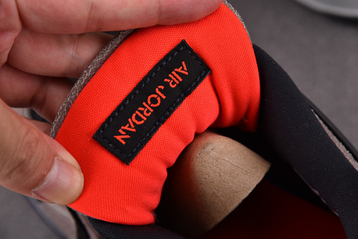 AIR JORDAN 4 RETRO "TAUPE HAZE" DB0732-200