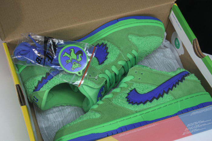 NIKE SB DUNK LOW GRATEFUL DEAD BEARS GREEN - CJ5378-300