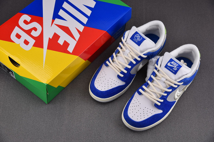 Fly Streetwear x Nike SB Dunk Low DQ5130-400