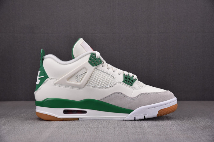 Nike SB x Air Jordan 4 ‘Pine Green’ DR5415-103