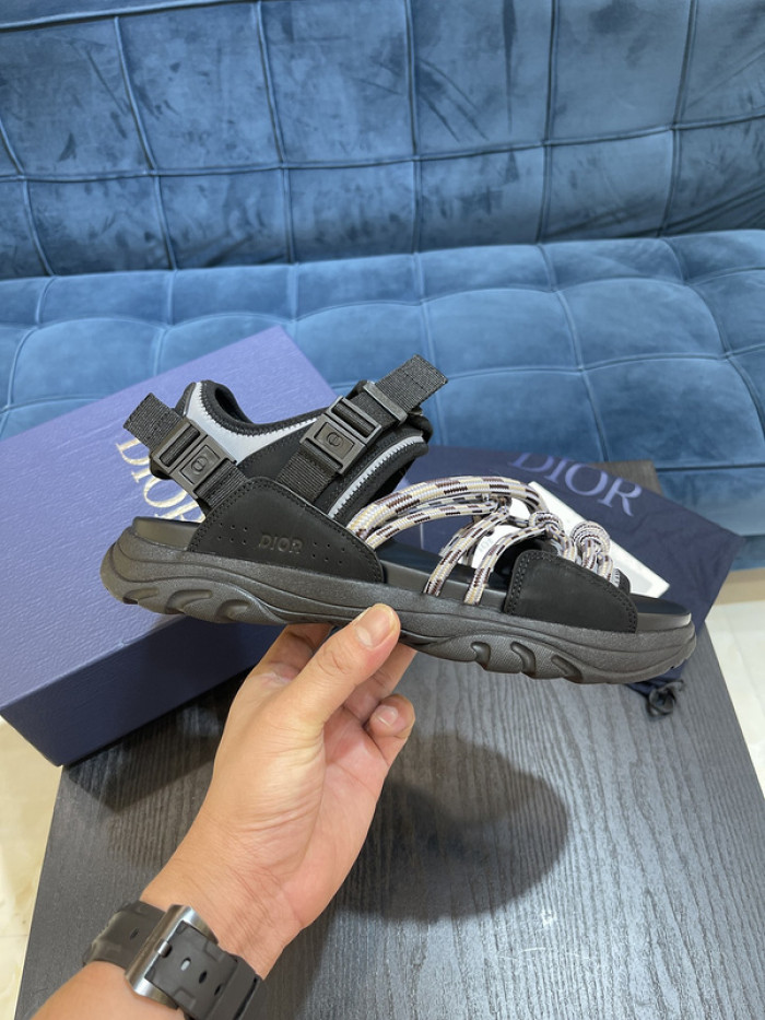 d10r sandal