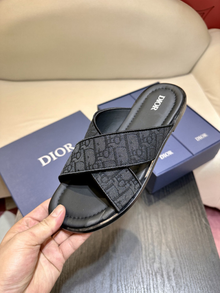 d10r sandal