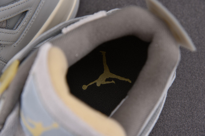 Air Jordan 4 SE Craft “Photon Dust” DV3742-021