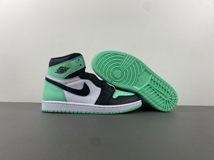 Air Jordan 1 High OG “Green Glow” DZ5485-130