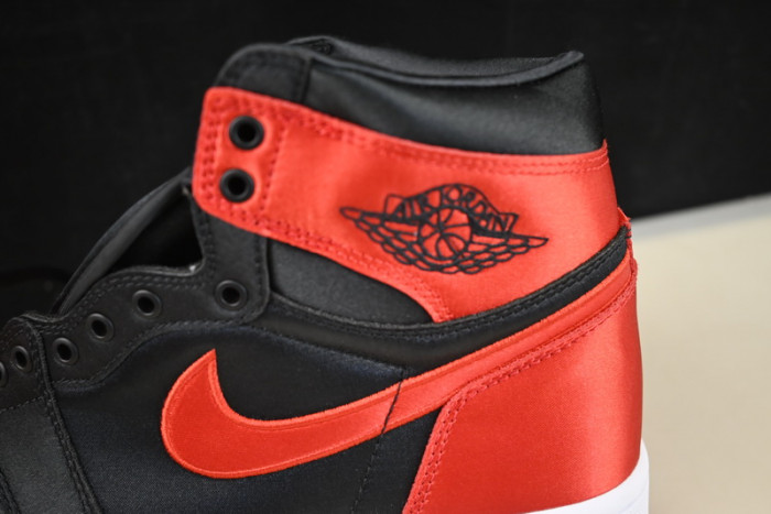 Air Jordan 1 High OG WMNS “Satin Bred” FD4810-061