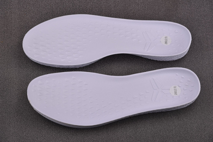 NIKE KOBE 8 PROTRO "TRIPLE WHITE" FJ9364-100