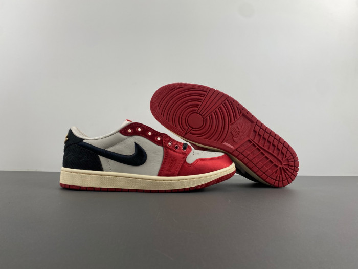 Air Jordan 1 Retro Low OG Trophy Room Away FN0432-100