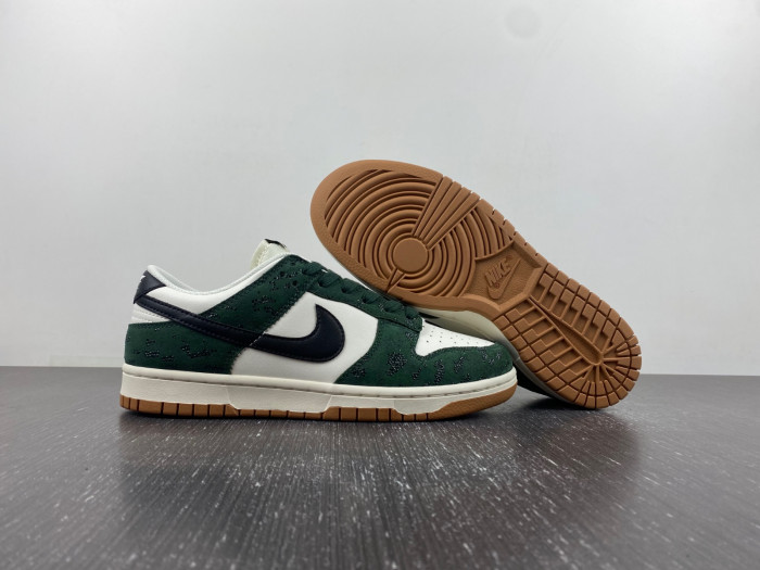 Nike Dunk Low WMNS Green Snake FQ8893-397