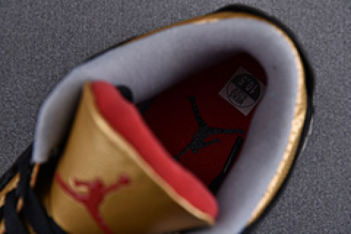 Air Jordan 3 WMNS Black Gold CK9246-067