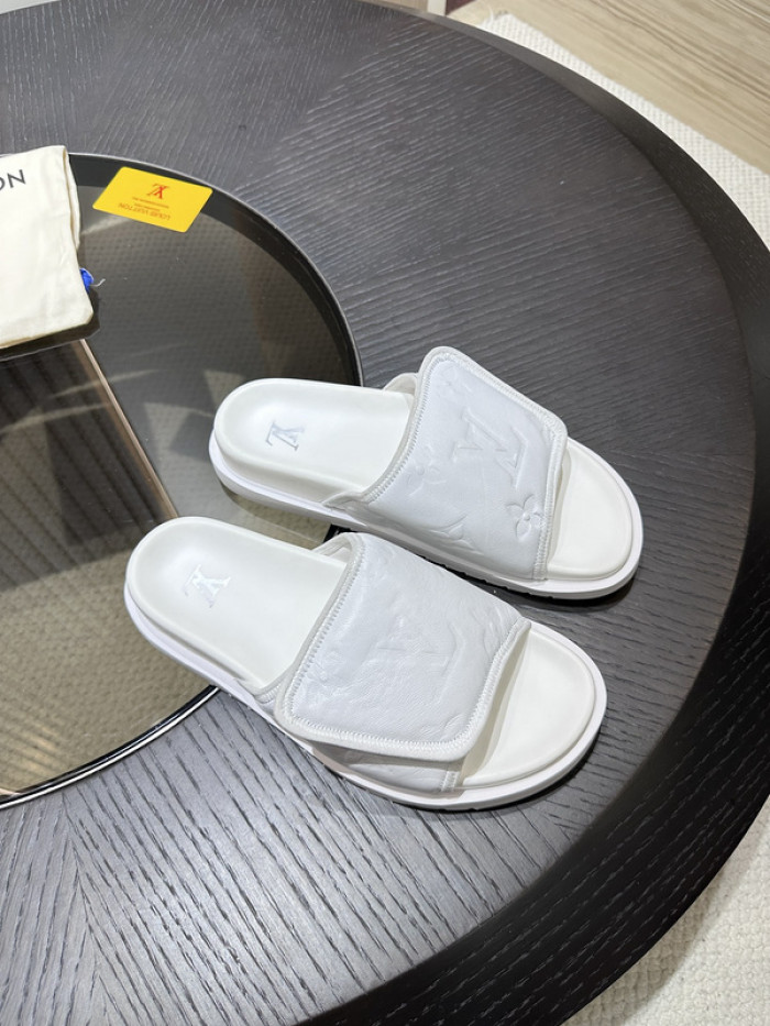 L0VT SANDAL