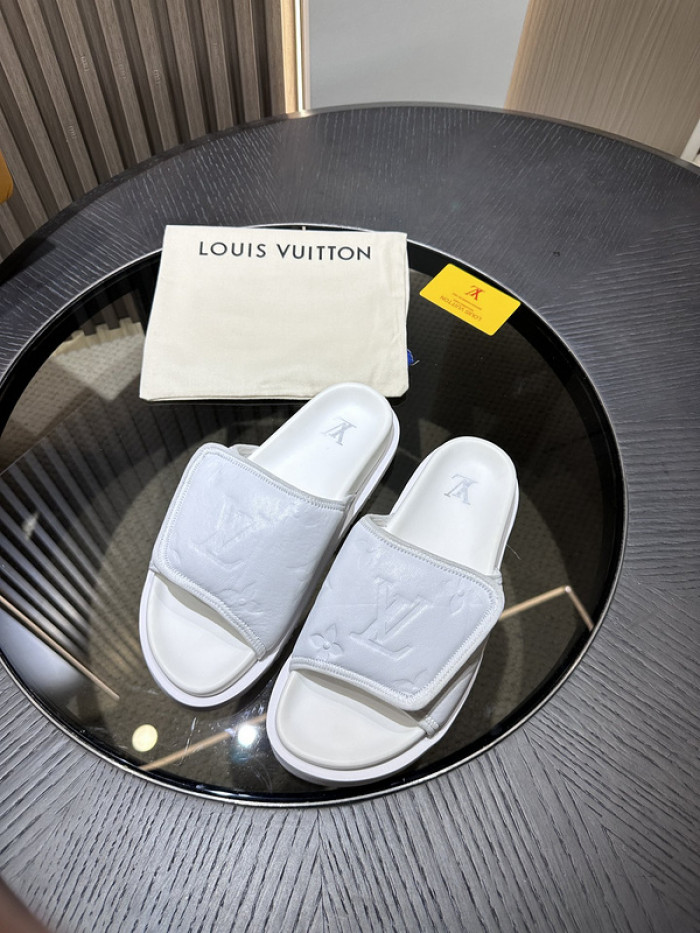 L0VT SANDAL