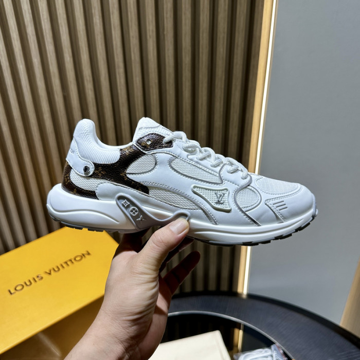 L0VT SNEAKER