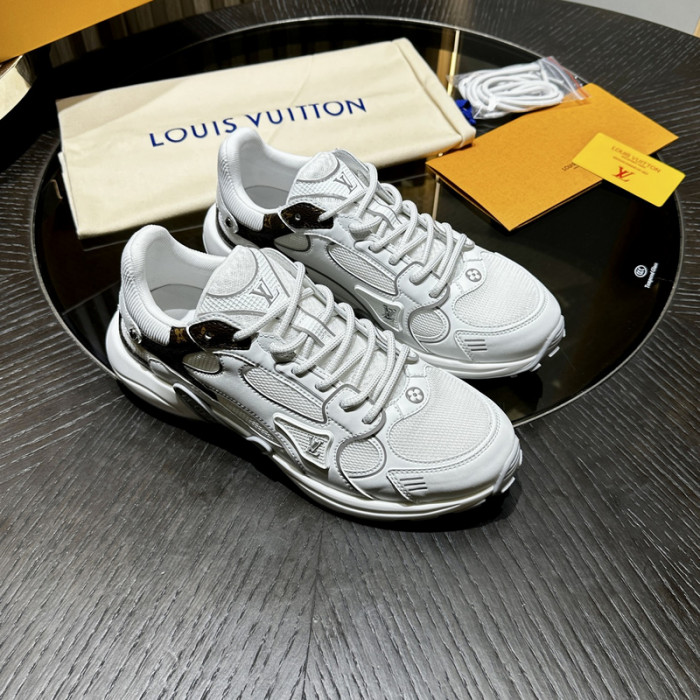 L0VT SNEAKER