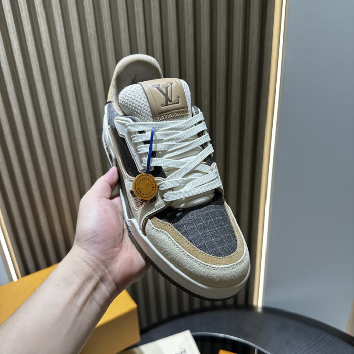 L0VT SNEAKER