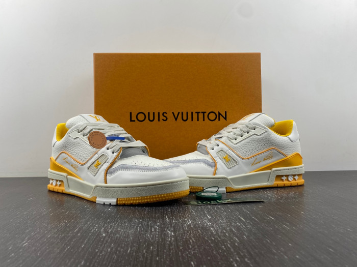 L0VT SNEAKER