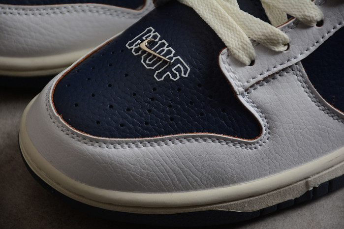 Nike SB Dunk Low “Dark Driftwood FD8775-100