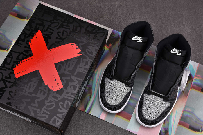 AIR JORDAN 1 HIGH OG “REBELLIONAIRE” 555088-036