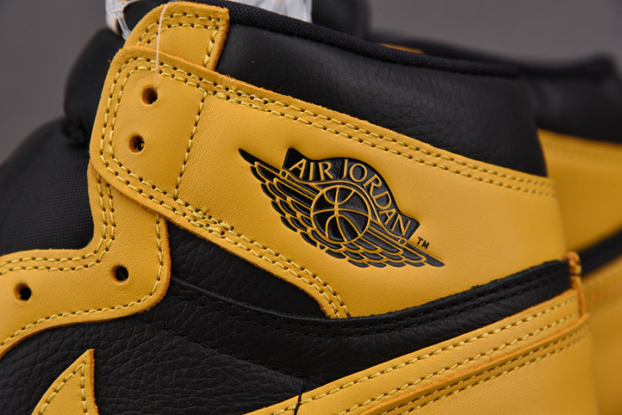 AIR JORDAN 1 HIGH OG “POLLEN” 555088-701